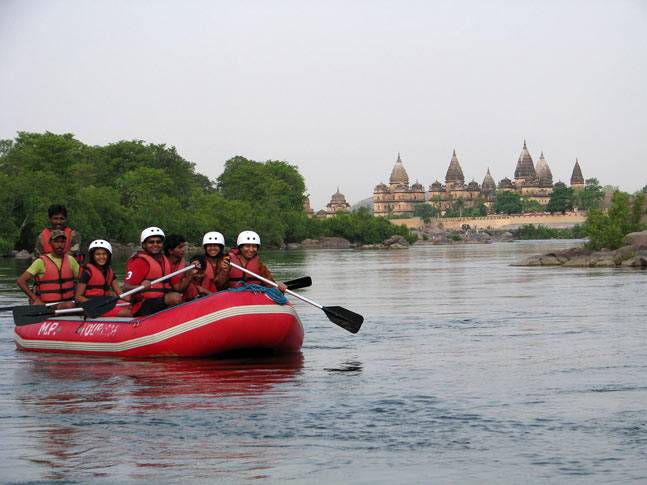 river rafting in orchha