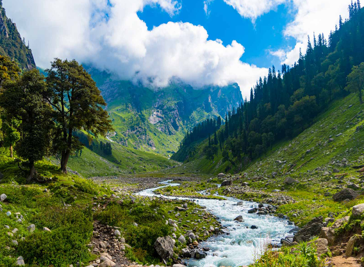 best treks from manali