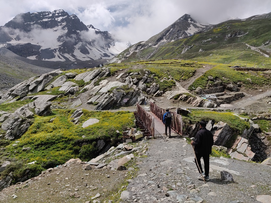 manimahesh trek starting point