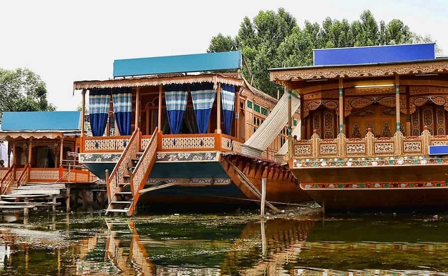 Boathouse Stays in Kerala and Srinagar