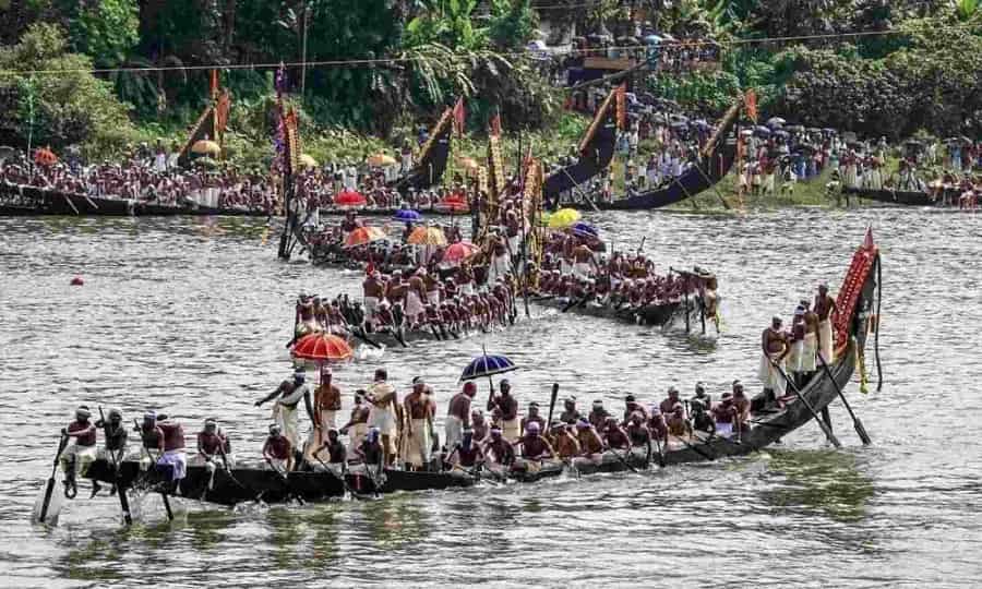 Enjoy The Snake Boat Race in Kerala