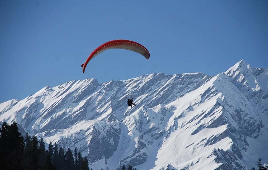 Paragliding in Manali