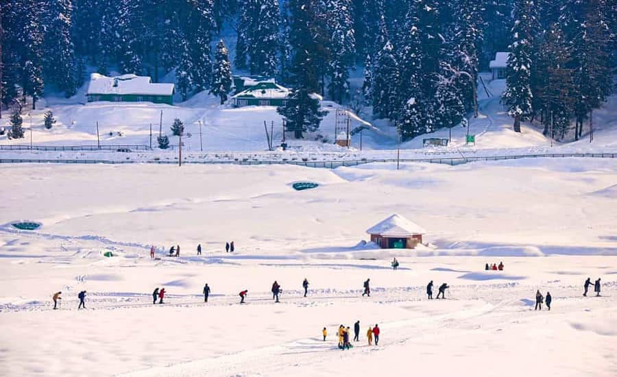 Skiing in Gulmarg