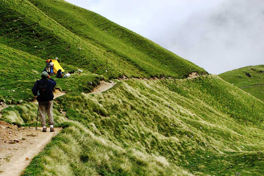 Roopkund Trek (4900 M)