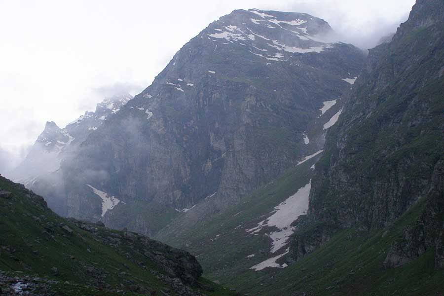 Hampta Pass Trek (4,287M)