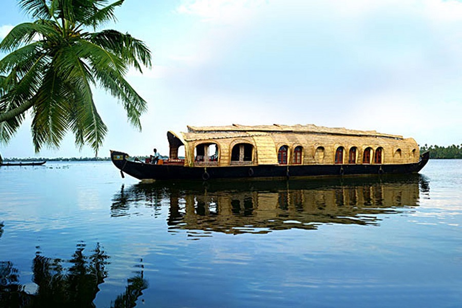 mali island tour package from kerala