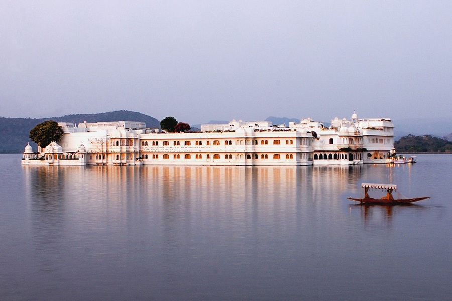 Classical Rajasthan with Taj and Mumbai