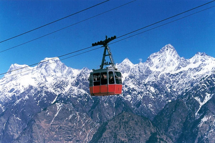 Auli Skiing Tour