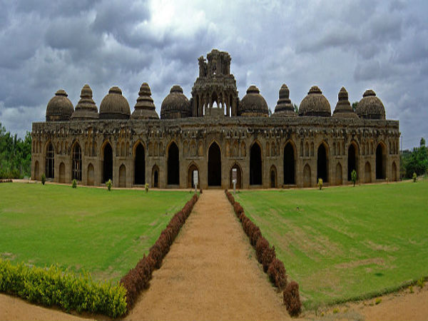 THE FORT OF VICTORY – VIJAYANAGARA’Tour