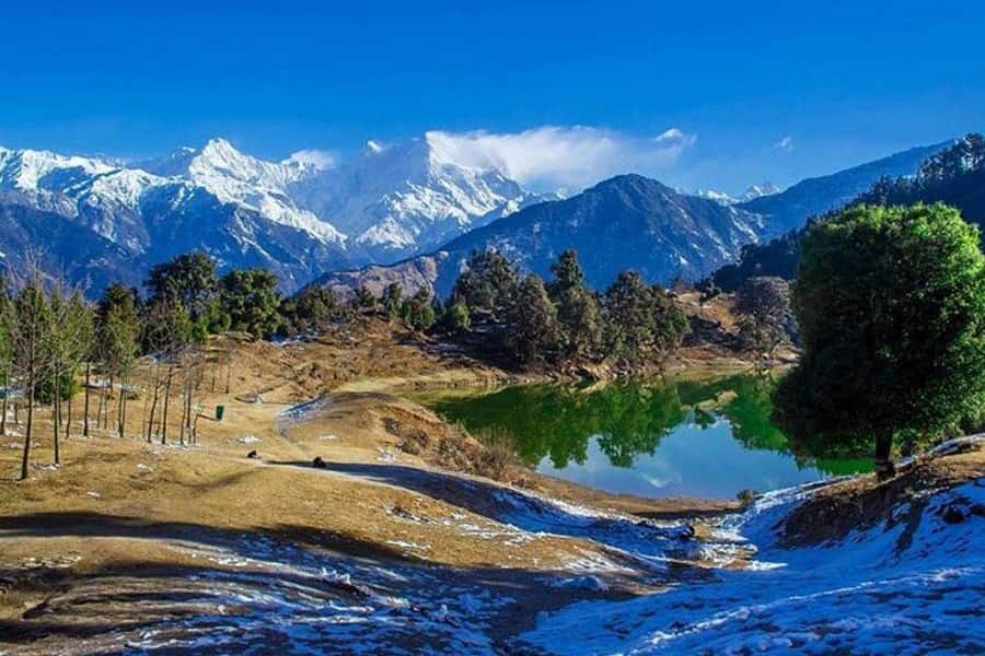 deoriatal chandrashila trek in january