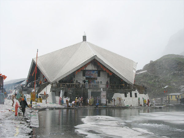 Hemkund Sahib & Paonta Sahib Tour