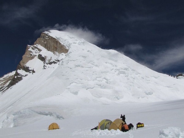 Mount Kun Expedition (7077 M | 23218 Ft)